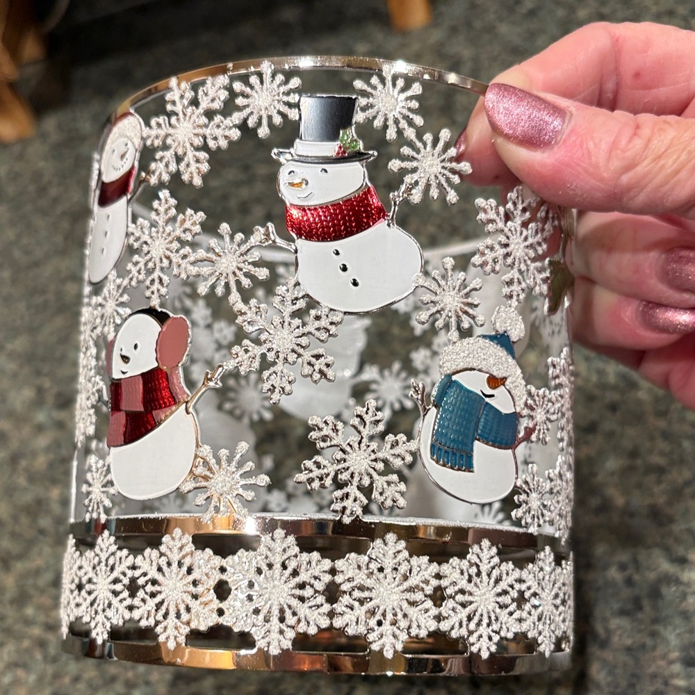 Nwt Sparking Snowflakes & Snowman 3 Wick Candle Holder. Never Used ! FINAL SALE